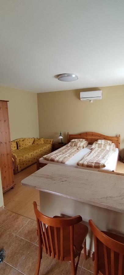 Rozsakert Apartmanhaz Hotel Hajdúszoboszló Buitenkant foto