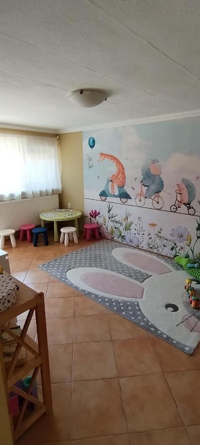 Rozsakert Apartmanhaz Hotel Hajdúszoboszló Buitenkant foto