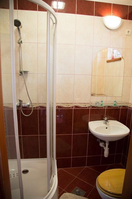 Rozsakert Apartmanhaz Hotel Hajdúszoboszló Buitenkant foto